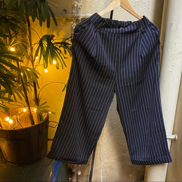 6️⃣5️⃣0️⃣ Strip Wide Leg Trousers. Size - M - Picture 4 of 17
